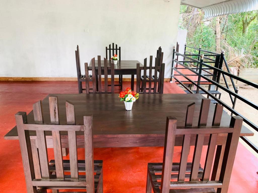Peacock Villa Resort ウダワラウェ エクステリア 写真